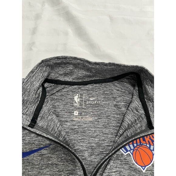 New York Knicks Nike Dri-Fit 1/4 Zip Pullover Size Medium 10/12 Gray Logo NBA - Picture 5 of 10